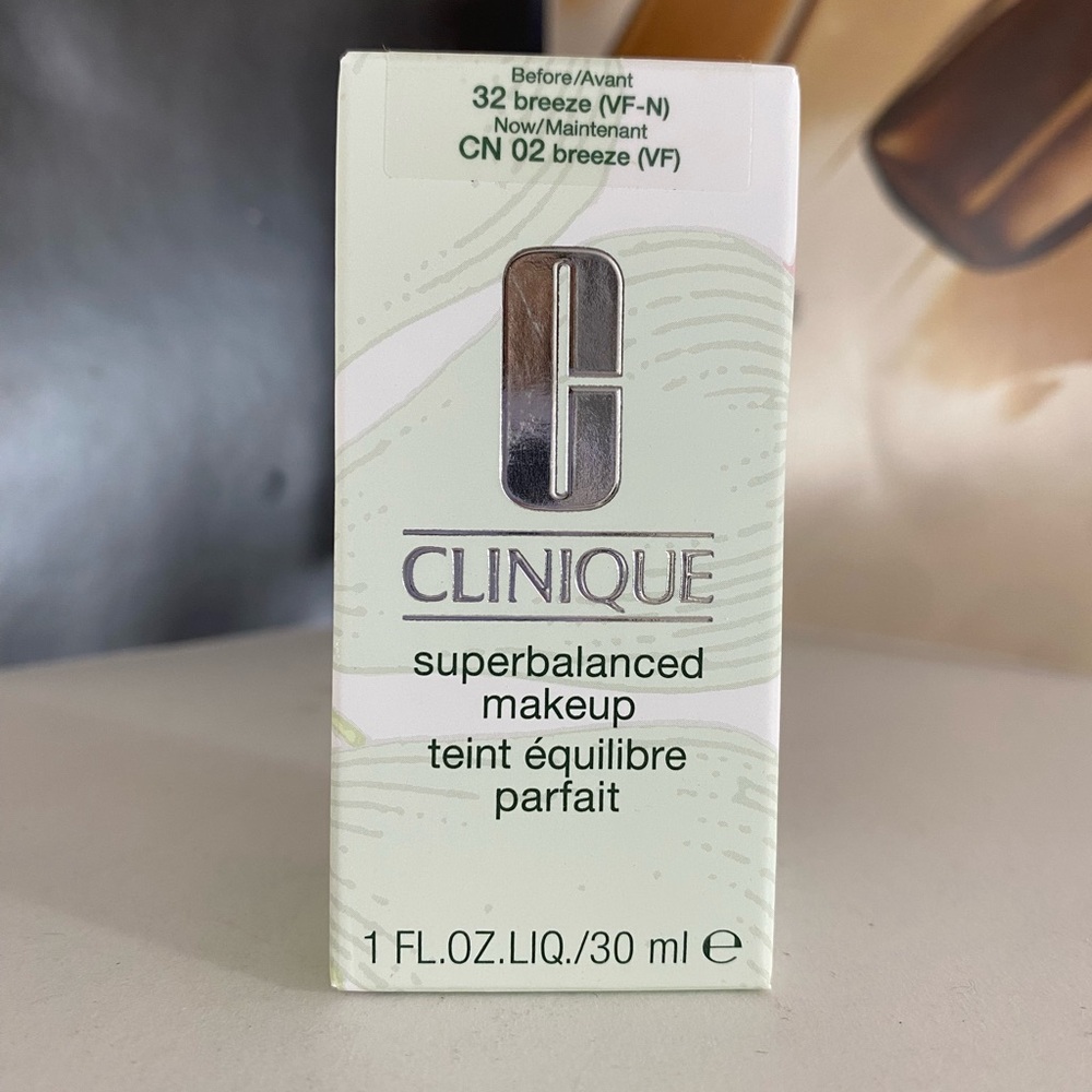Clinique Superbalanced Makeup Foundation, Full Size, CN 02 Breeze /32 Breeze NEW